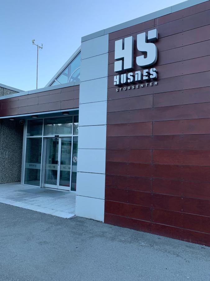 Husnes Sentrum Hotell Εξωτερικό φωτογραφία